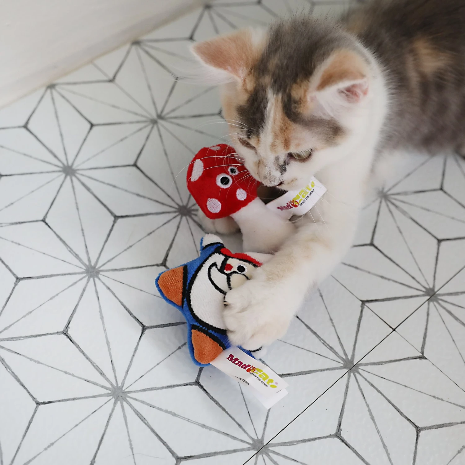 Mad Cat Gnome Sweet Gnome Catnip & Silvervine Cat Toy 5 Mad Cat Gnome Sweet Gnome Catnip & Silvervine Cat Toy - Image 5