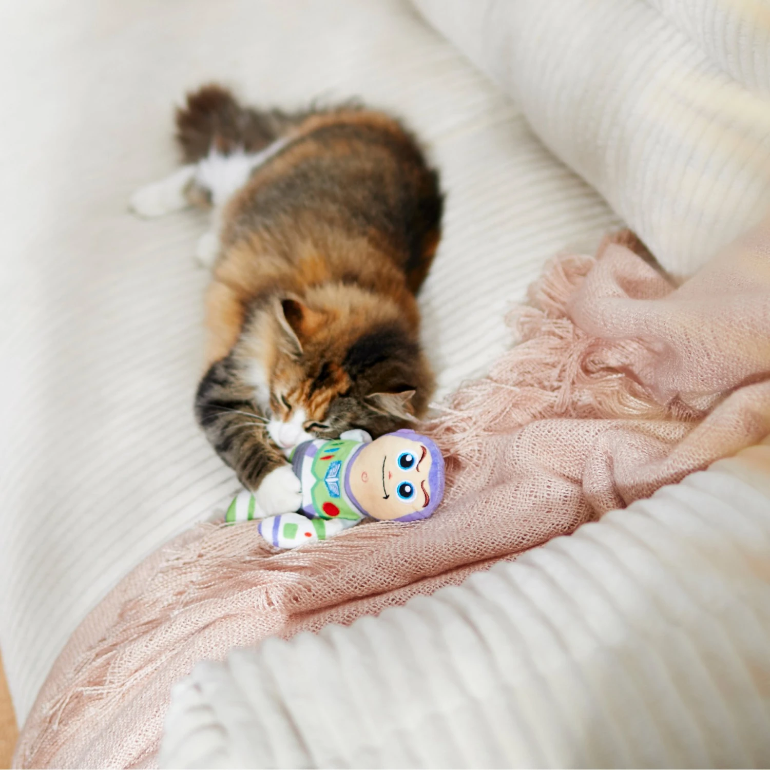 Pixar Buzz Lightyear Plush Kicker Cat Toy With Catnip 4 Pixar Buzz Lightyear Plush Kicker Cat Toy With Catnip - Image 4